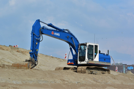 dredging gravel port containers
